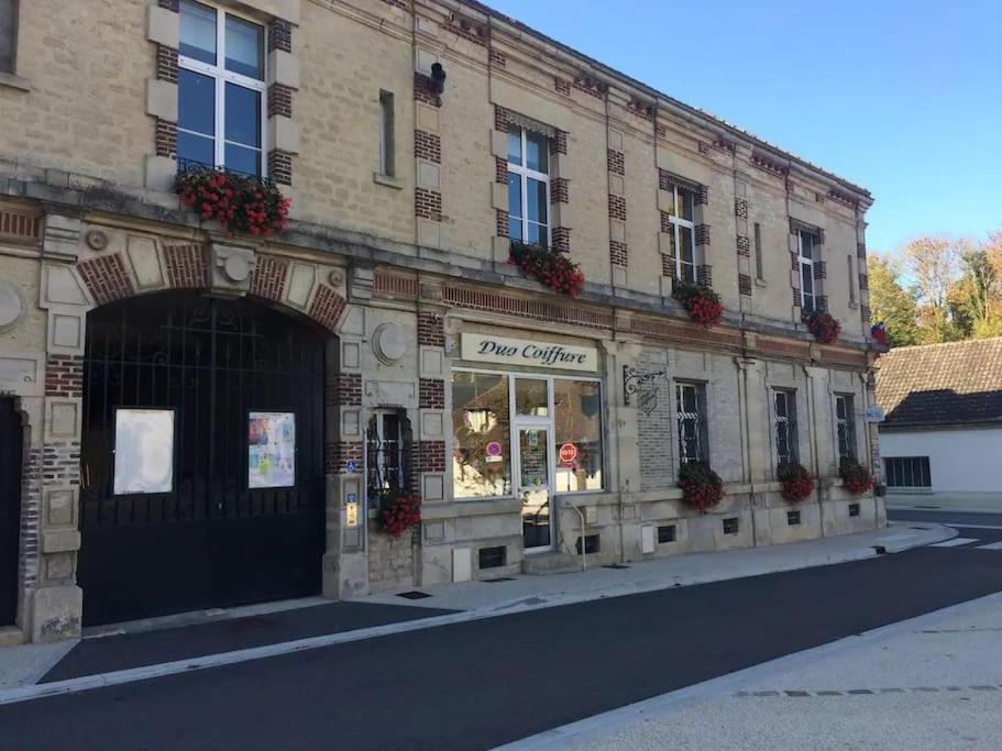 Le Gambetta - Nouveau Proprietaire Estissac المظهر الخارجي الصورة